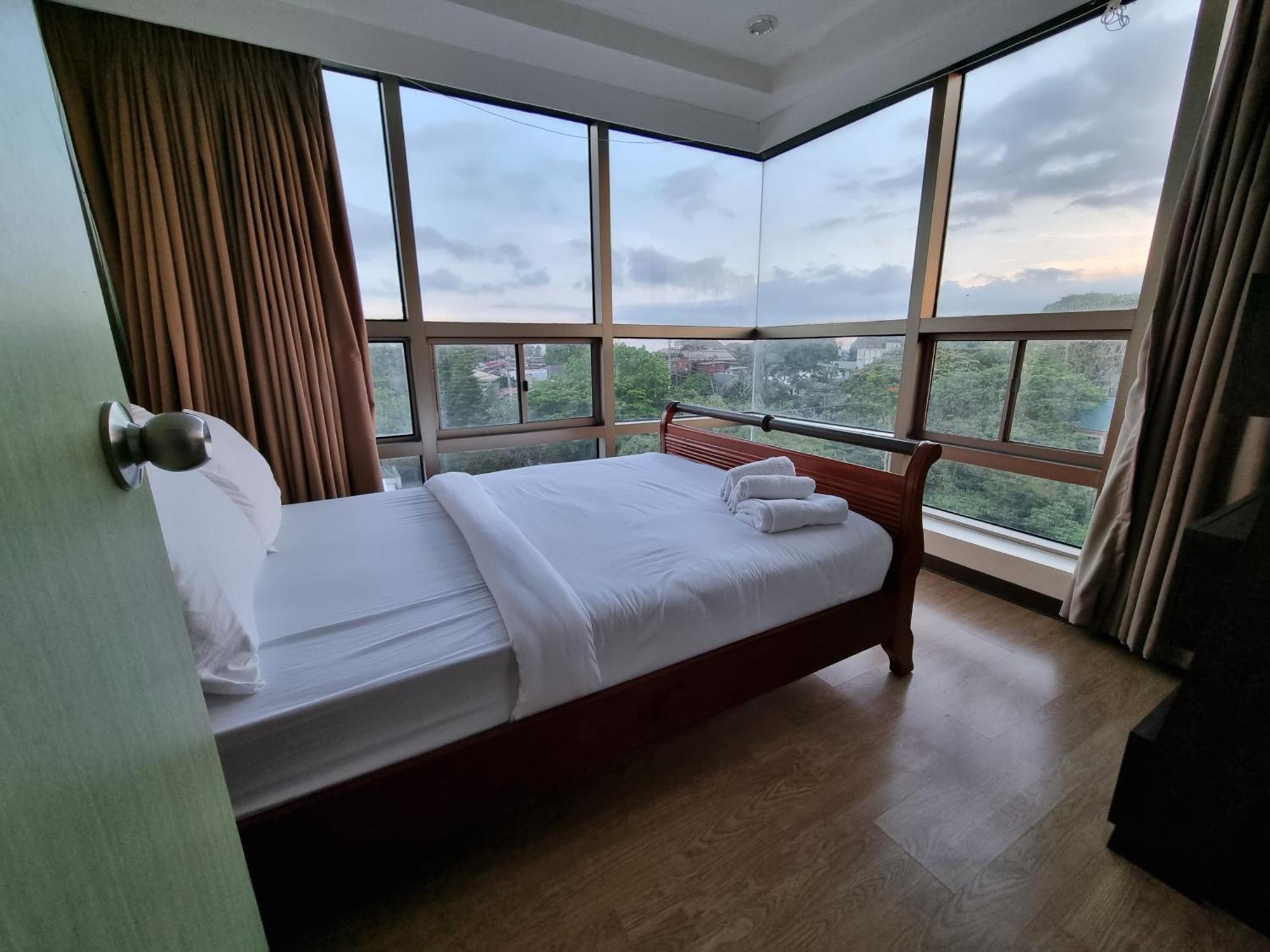 One Tagaytay Place Private Residences Tagaytay City Екстериор снимка
